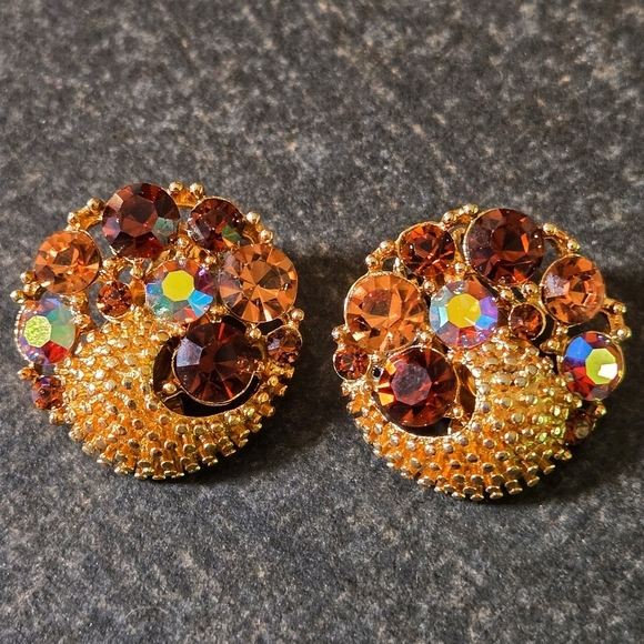 Lisner Vintage Elegant Gold and Brown Crystal  Clip On Earrings - Picture 5 of 13